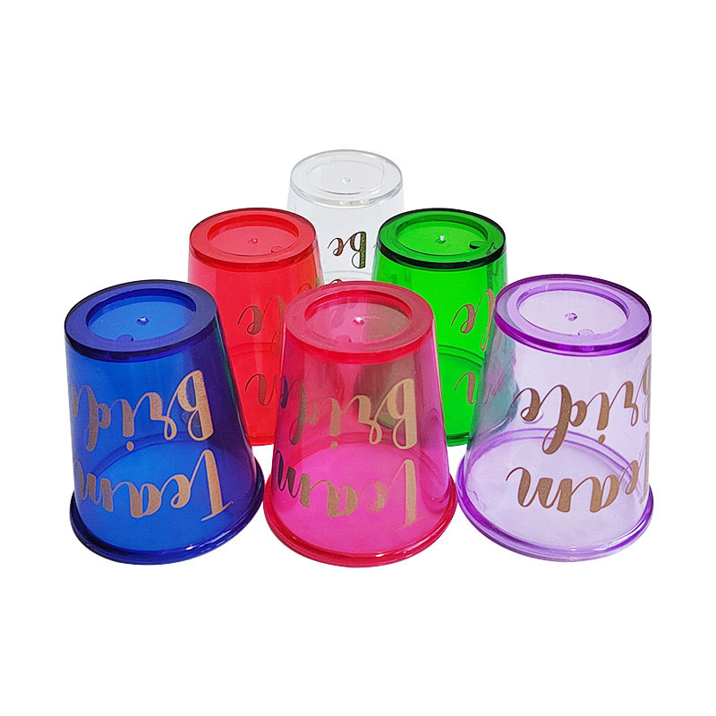 Plastkopp pärlhalsband