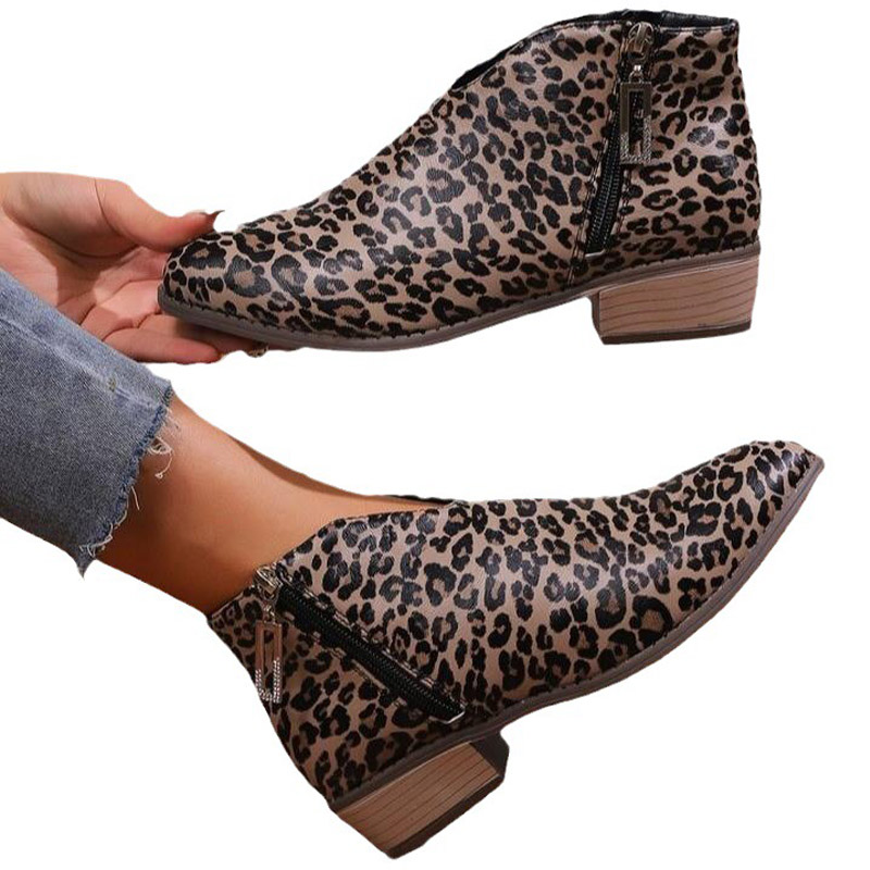 Kvinnors leopardtryck tjocka klackar